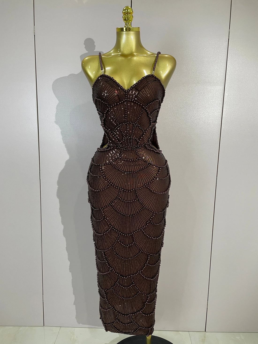 Rochie lungă elegantă pentru invitată la nuntă